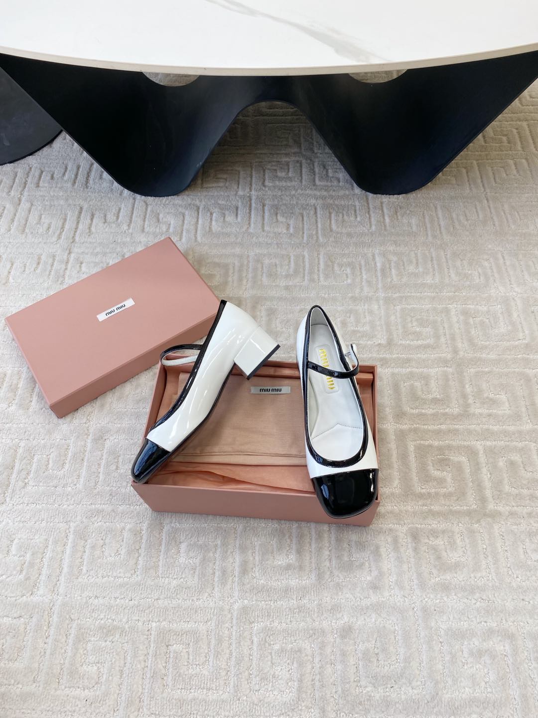 MARY JANE PUMPS IN BLACK MIX WHITE GLOSSY SHEEPSKIN - 35