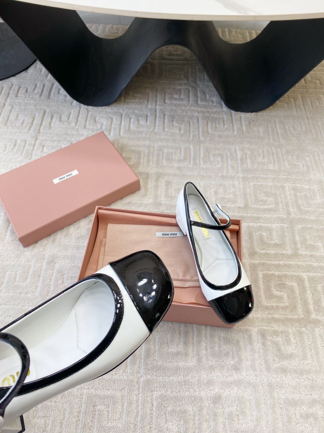 MARY JANE PUMPS IN BLACK MIX WHITE GLOSSY SHEEPSKIN - 35