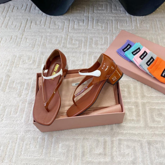 HIGH HEEL THONG SANDALS IN SMOKY UMBER GLOSSY SHEEPSKIN - 35