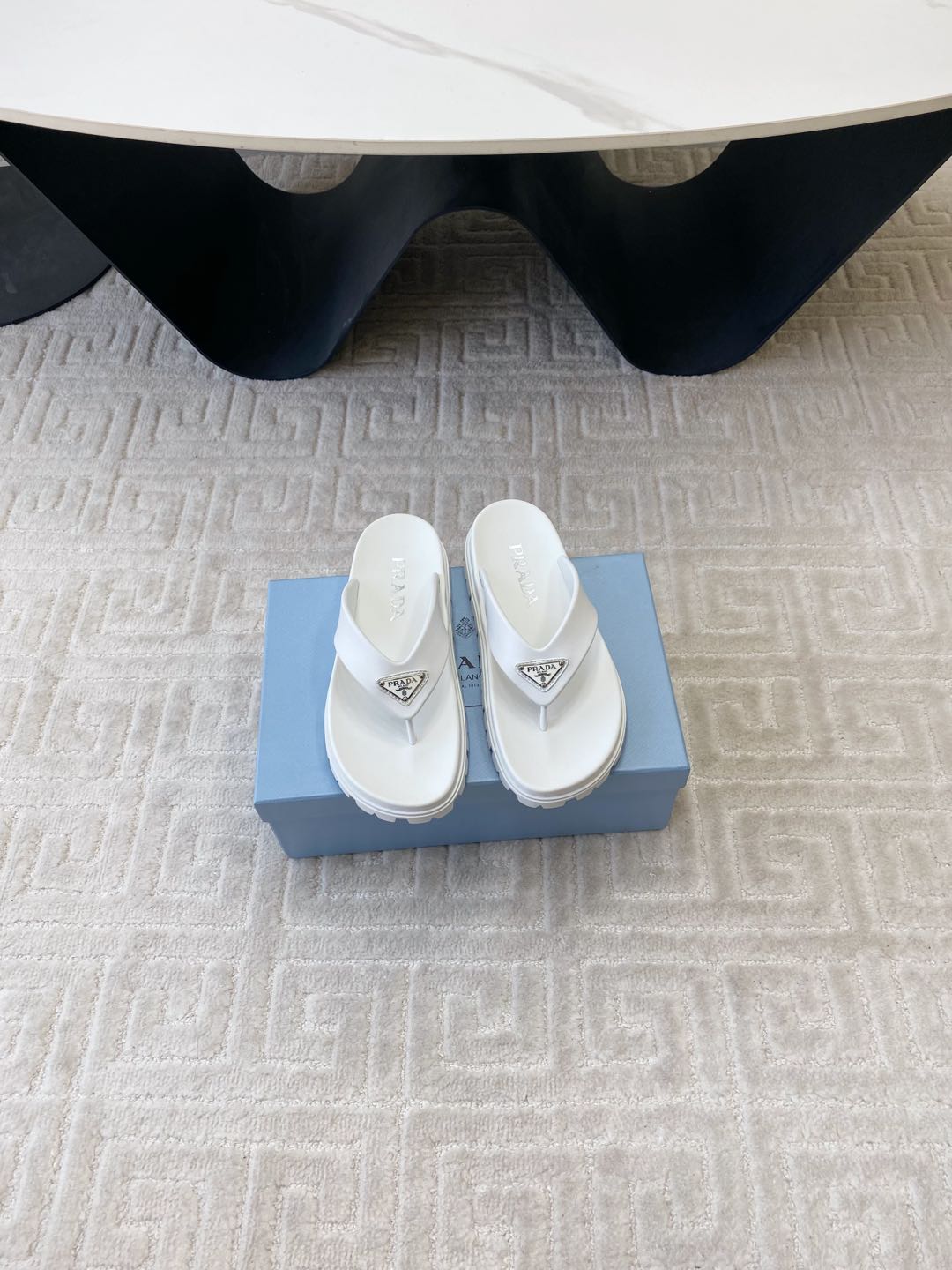 THICK-SOLED FLIP FLOPS IN WHITE RUBBER - 35