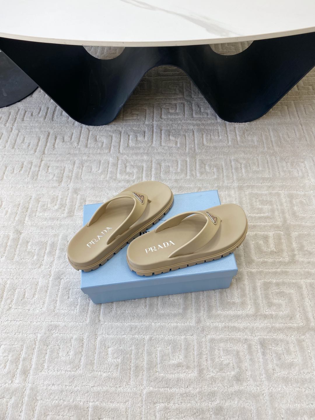 THICK-SOLED FLIP FLOPS IN ECRU BEIGE RUBBER - 35