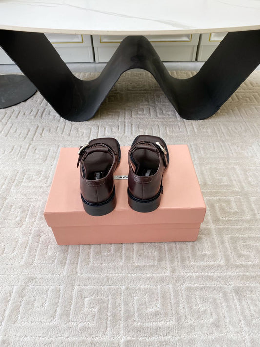 THONG SANDALS IN ESPRESSO LAMBSKIN WITH SILVER BUCKLE - 35