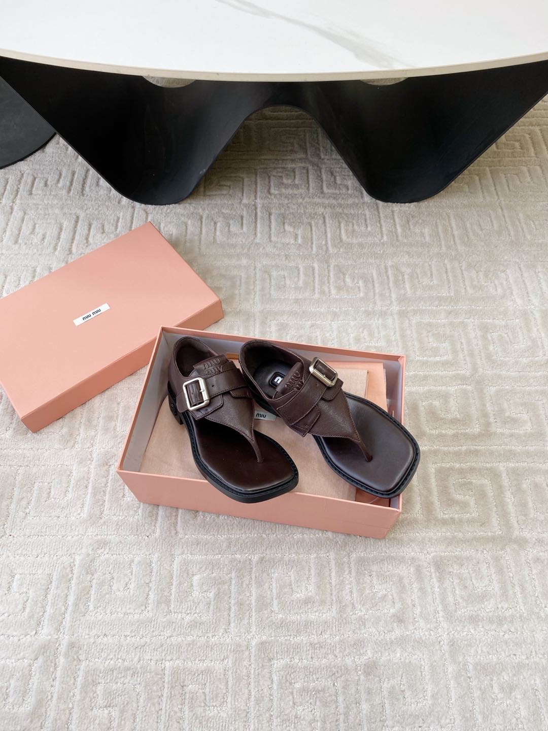 THONG SANDALS IN ESPRESSO LAMBSKIN WITH SILVER BUCKLE - 35