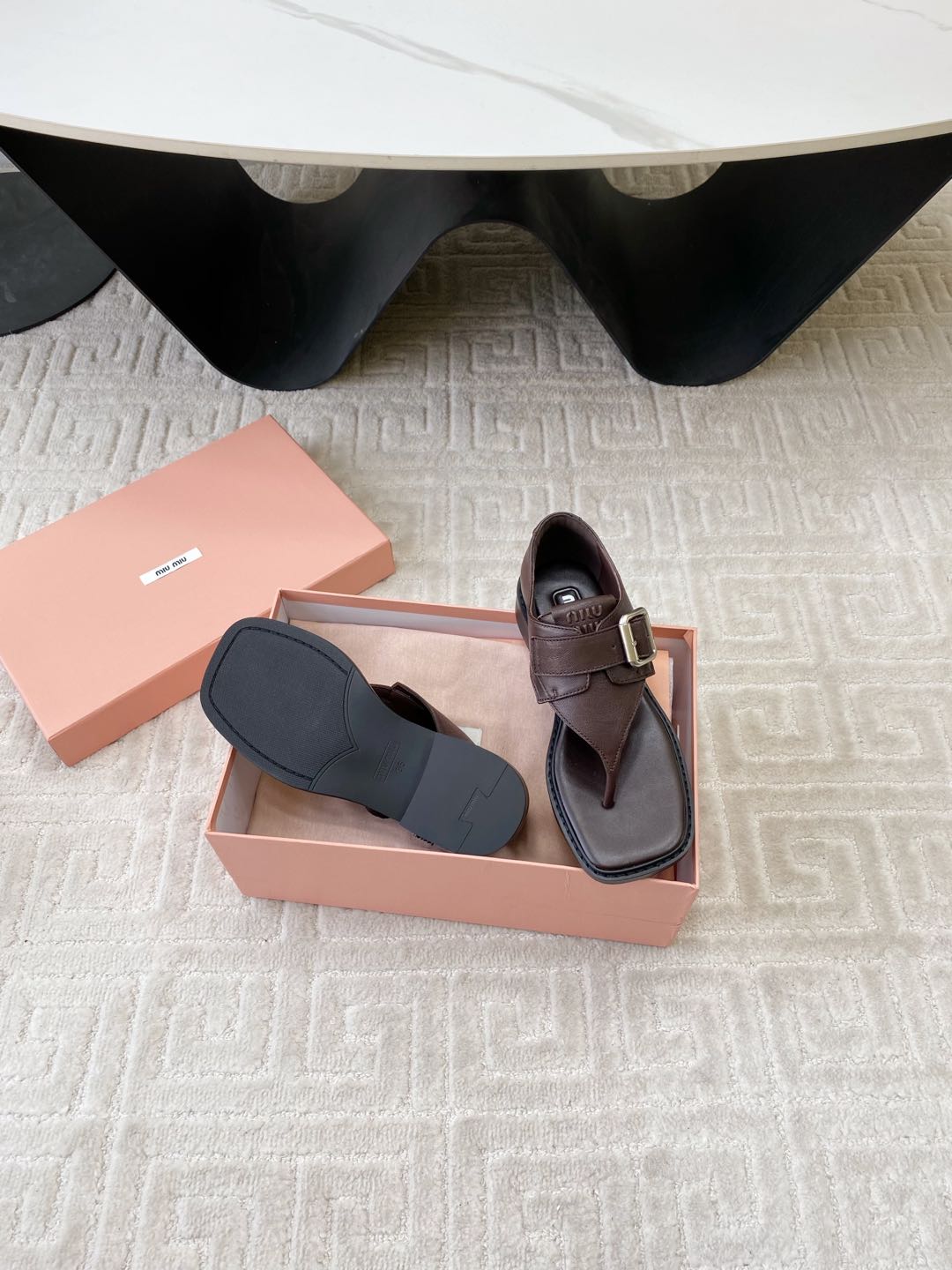THONG SANDALS IN ESPRESSO LAMBSKIN WITH SILVER BUCKLE - 35