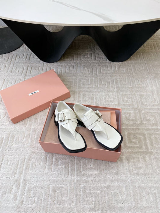 THONG SANDALS IN WHITE LAMBSKIN WITH SILVER BUCKLE - 35