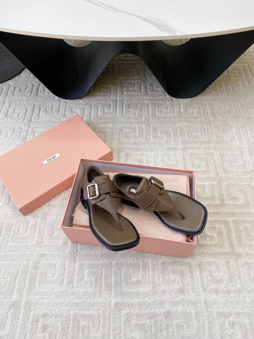 THONG SANDALS IN COFFEE BROWN LAMBSKIN WITH SILVER BUCKLE - 35