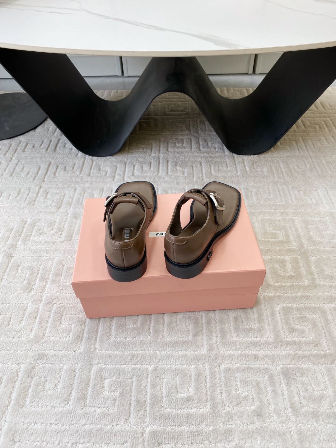 THONG SANDALS IN COFFEE BROWN LAMBSKIN WITH SILVER BUCKLE - 35