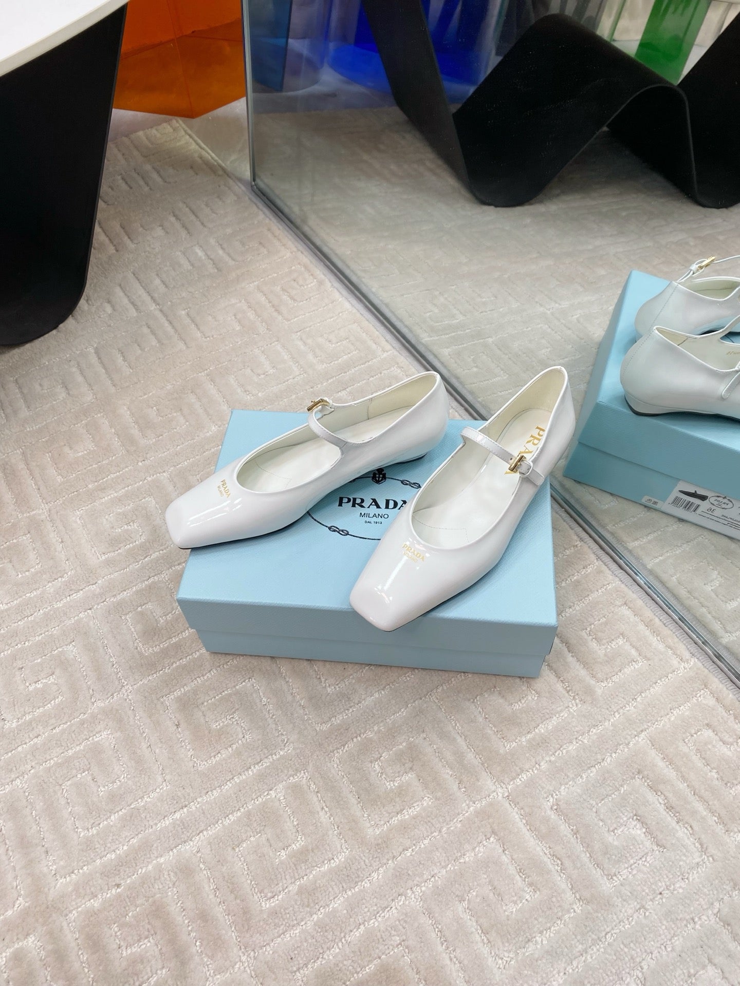 MARY JANE FLATS SQUARE TOE IN WHITE PATENT SHEEPSKIN - 35