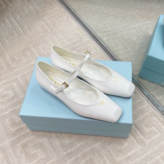 MARY JANE FLATS SQUARE TOE IN WHITE PATENT SHEEPSKIN - 35
