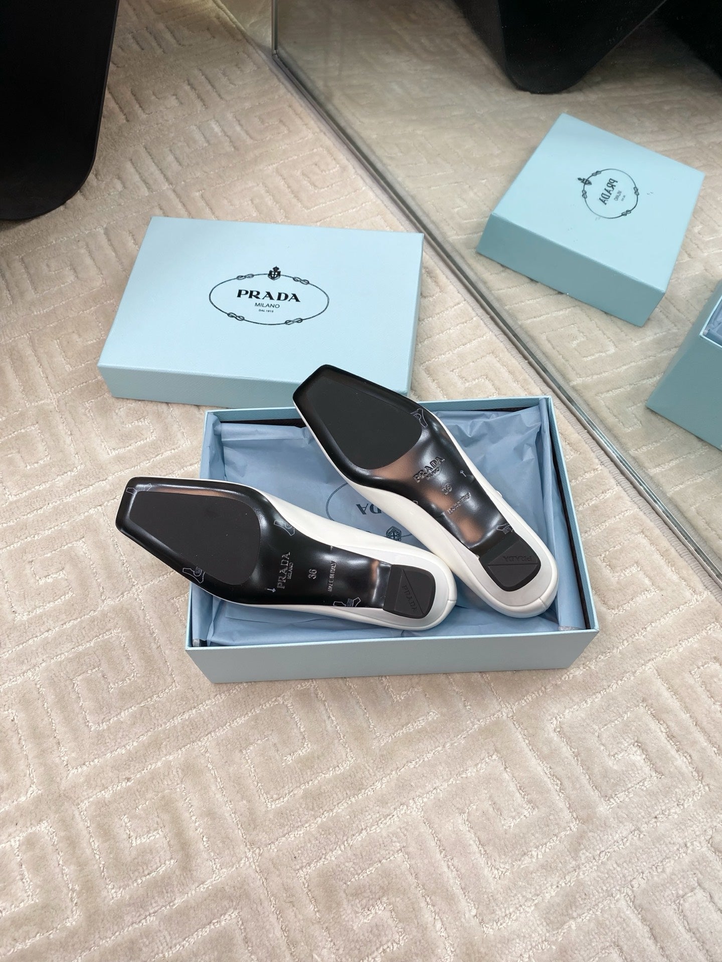 MARY JANE FLATS SQUARE TOE IN WHITE PATENT SHEEPSKIN - 35