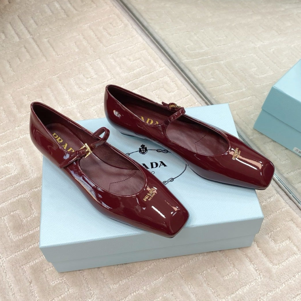 MARY JANE FLATS SQUARE TOE IN BURGUNDY RED PATENT SHEEPSKIN - 35