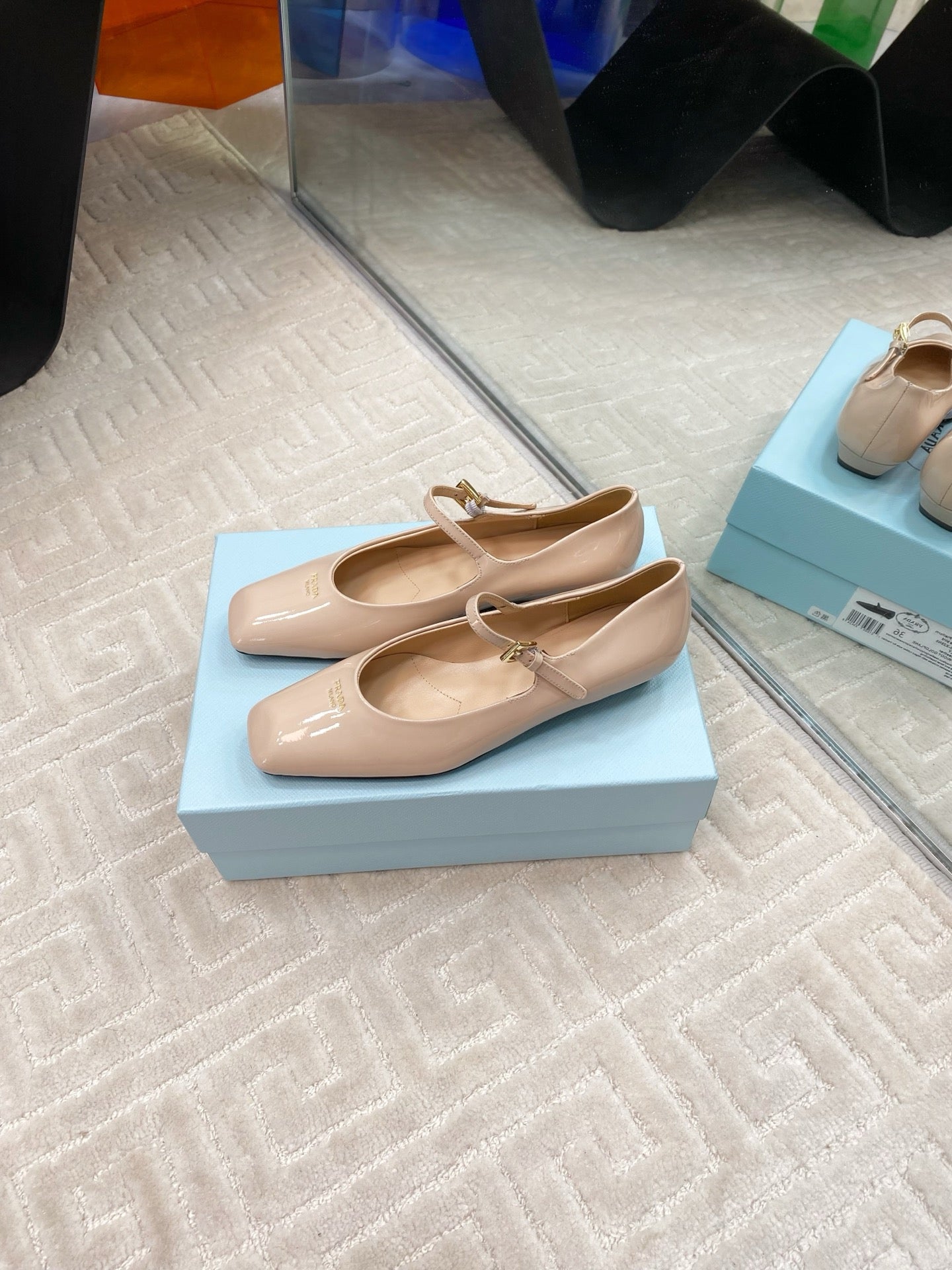 MARY JANE FLATS SQUARE TOE IN BEIGE PATENT SHEEPSKIN - 35