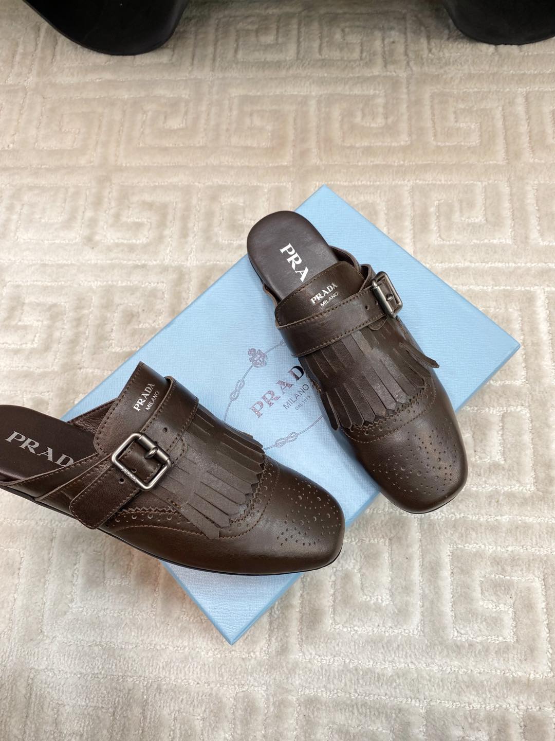 TASSEL MULES IN WALNUT BROWN LAMBSKIN - 35