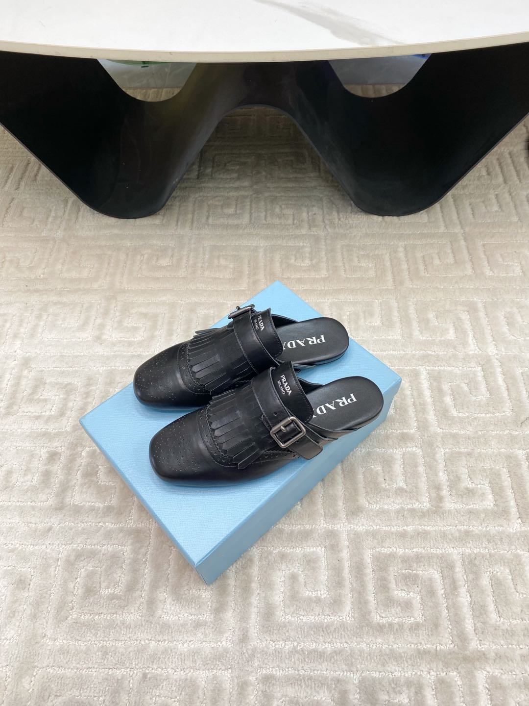 TASSEL MULES IN BLACK LAMBSKIN - 35