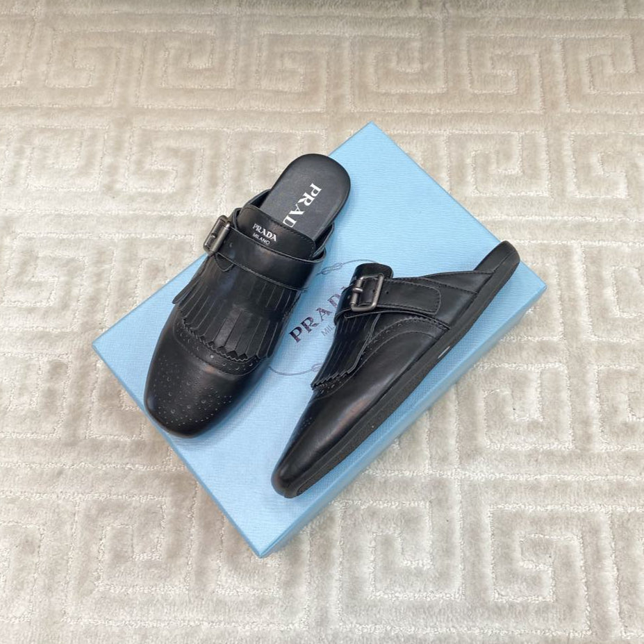 TASSEL MULES IN BLACK LAMBSKIN - 35