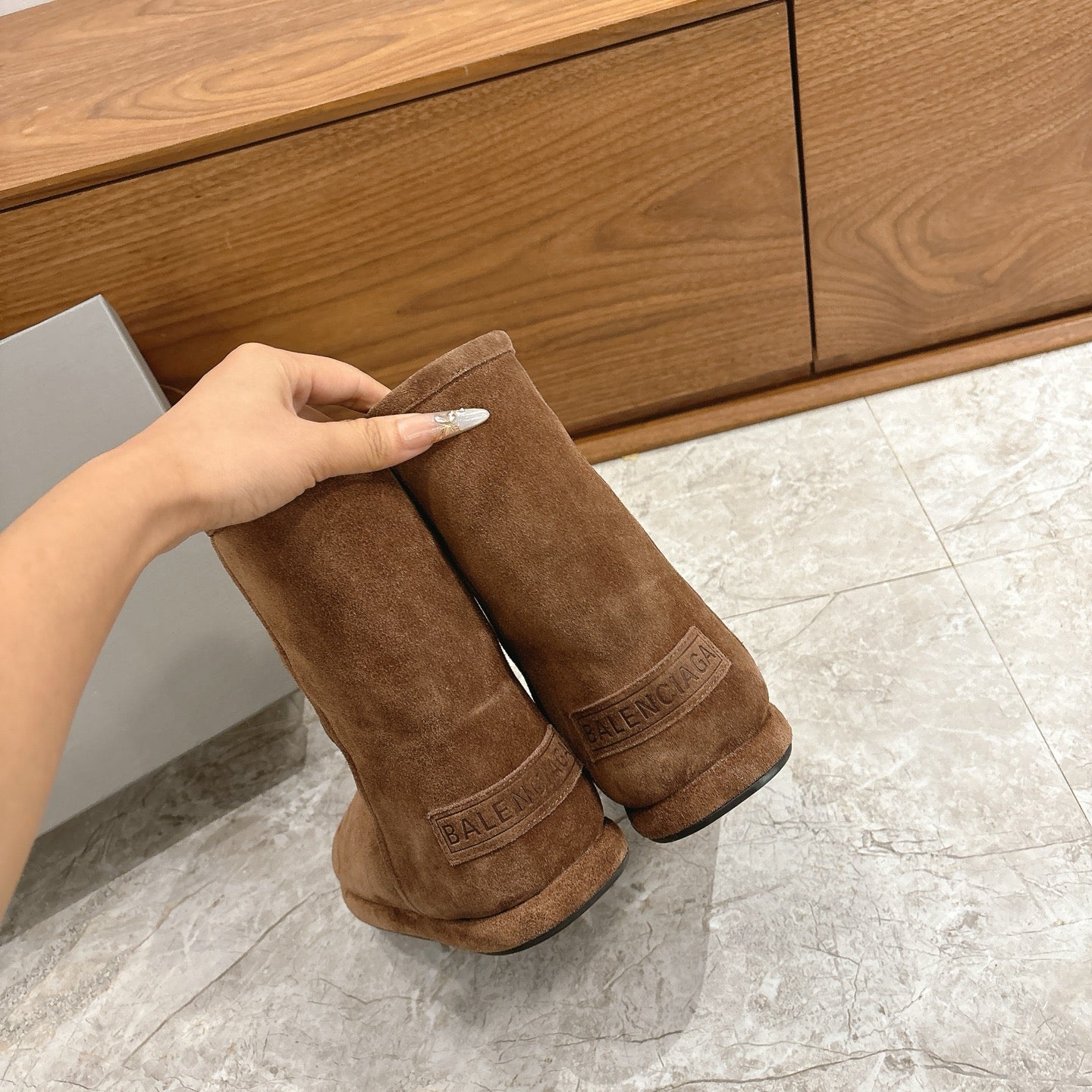 BALENCIAGA 25S ALASKA ANKLE BOOTS IN BROWN SUEDE - 35