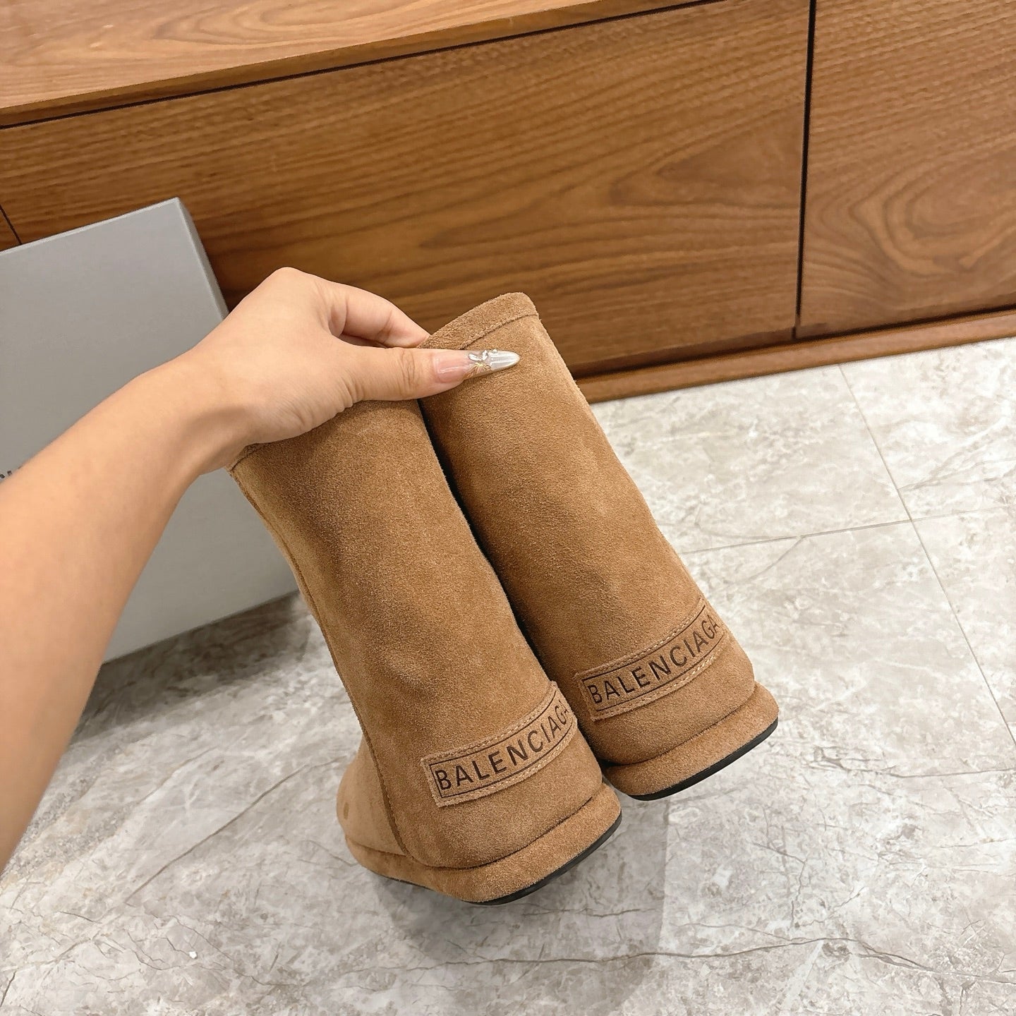 BALENCIAGA 25S ALASKA ANKLE BOOTS IN LIGHT BROWN SUEDE - 35