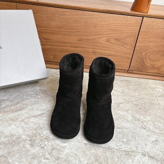 BALENCIAGA 25S ALASKA ANKLE BOOTS IN BLACK SUEDE - 35