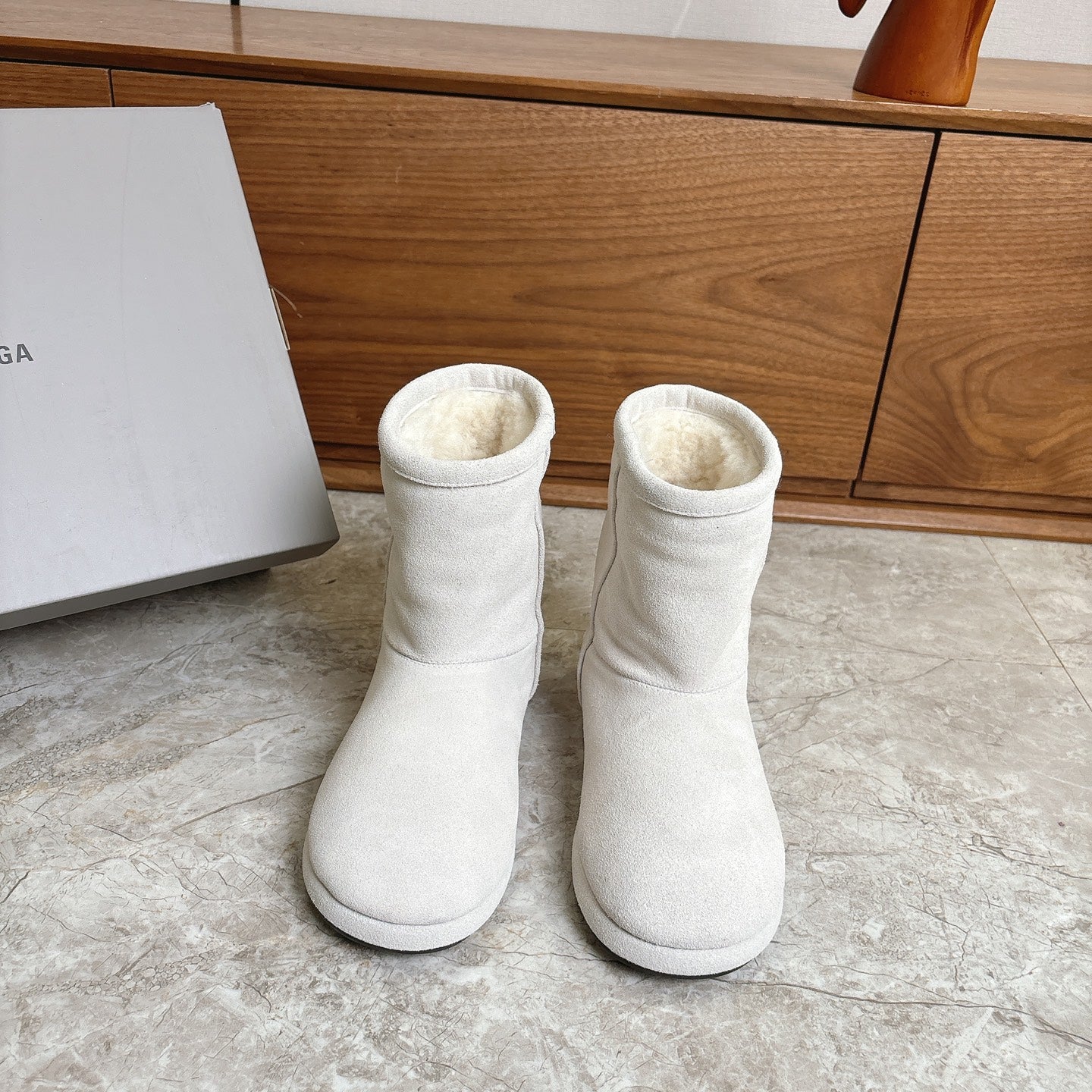 BALENCIAGA 25S ALASKA ANKLE BOOTS IN WHITE SUEDE - 35