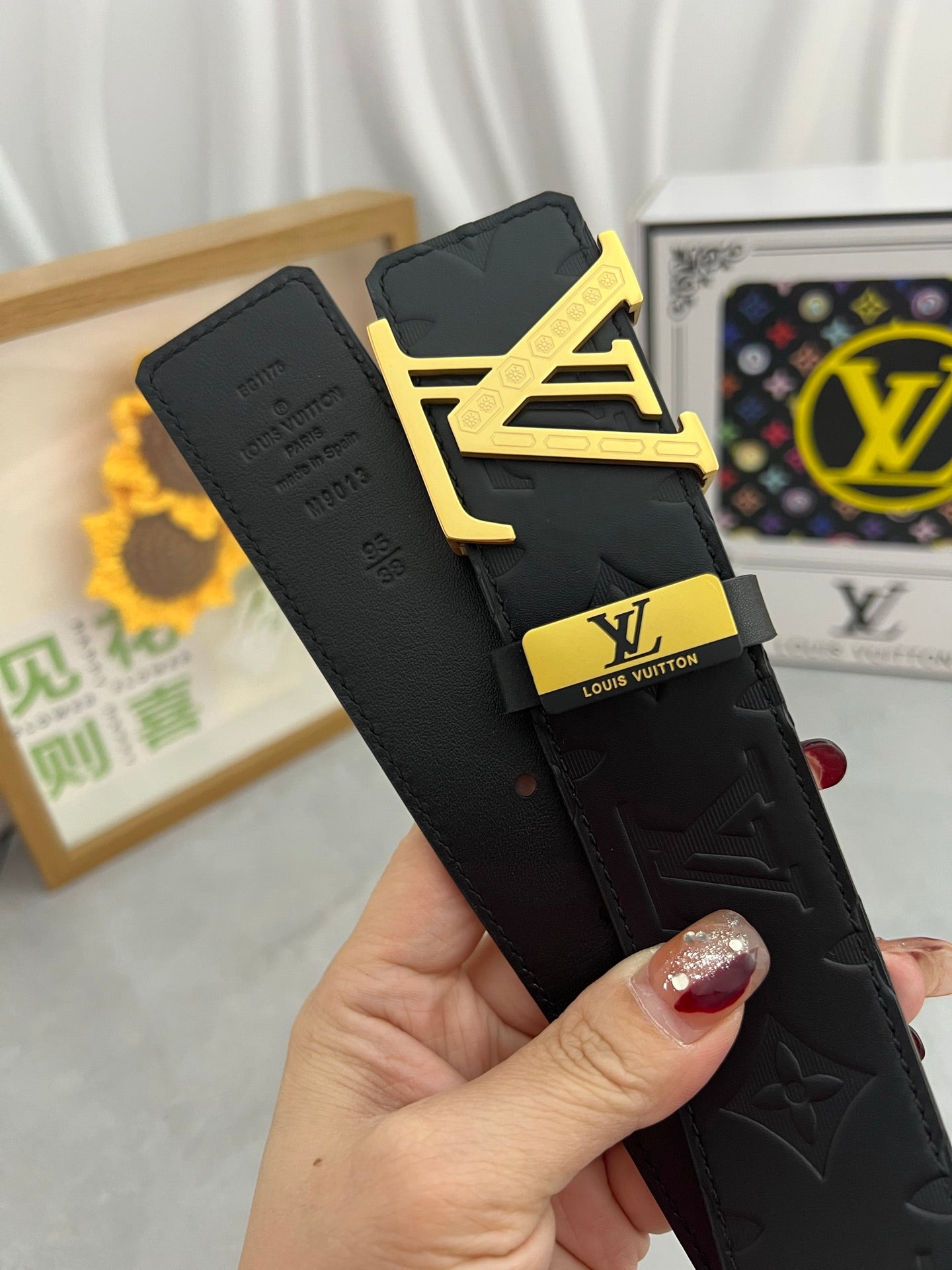 LV 25S BELT 38 MM IN BLACK CALFSKIN 593277 - 26-28