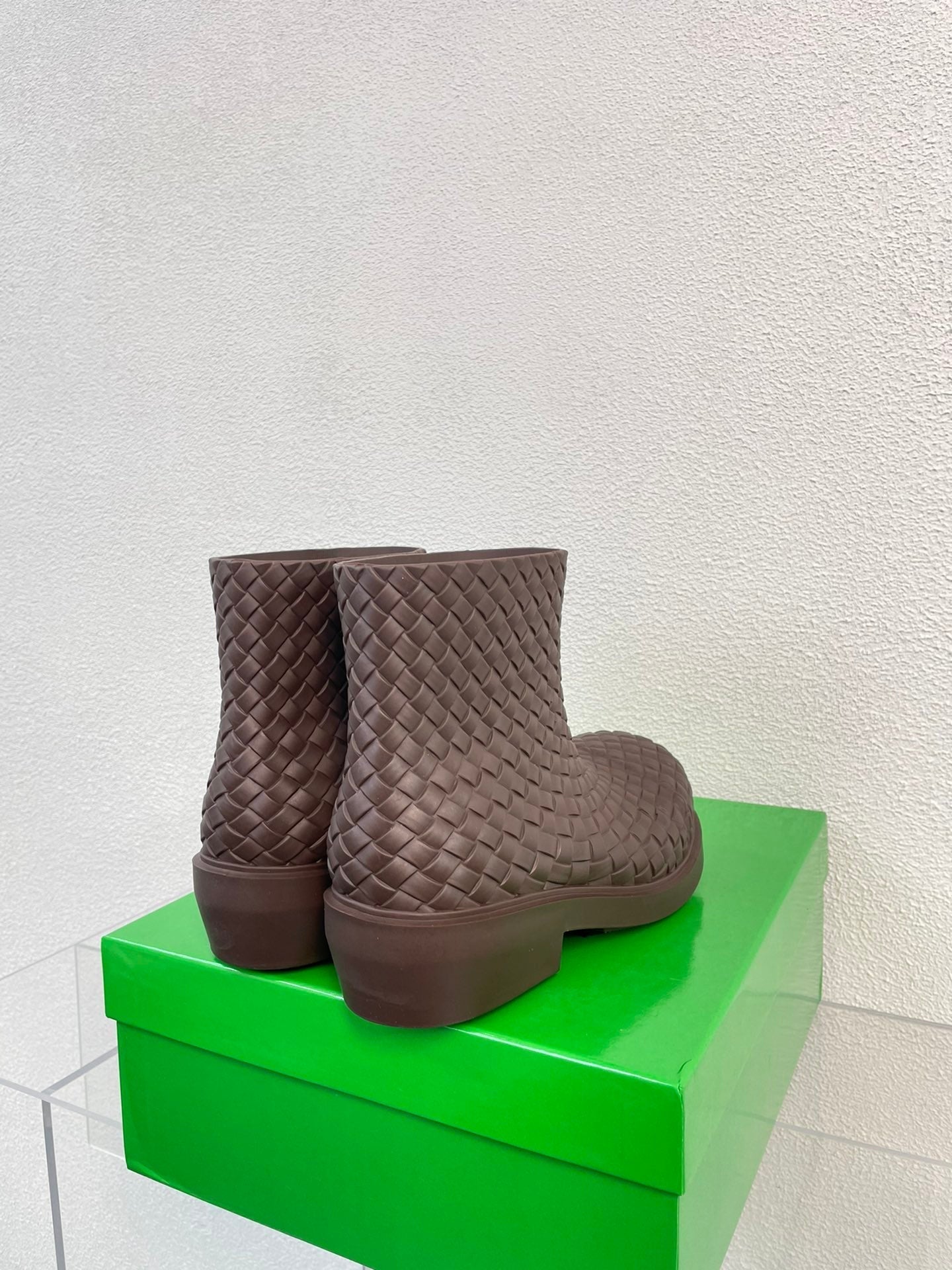 FIREMAN BOOTS IN CHOCOLATE BROWN RUBBER WITH ICONIC INTRECCIO MOTIF - 35