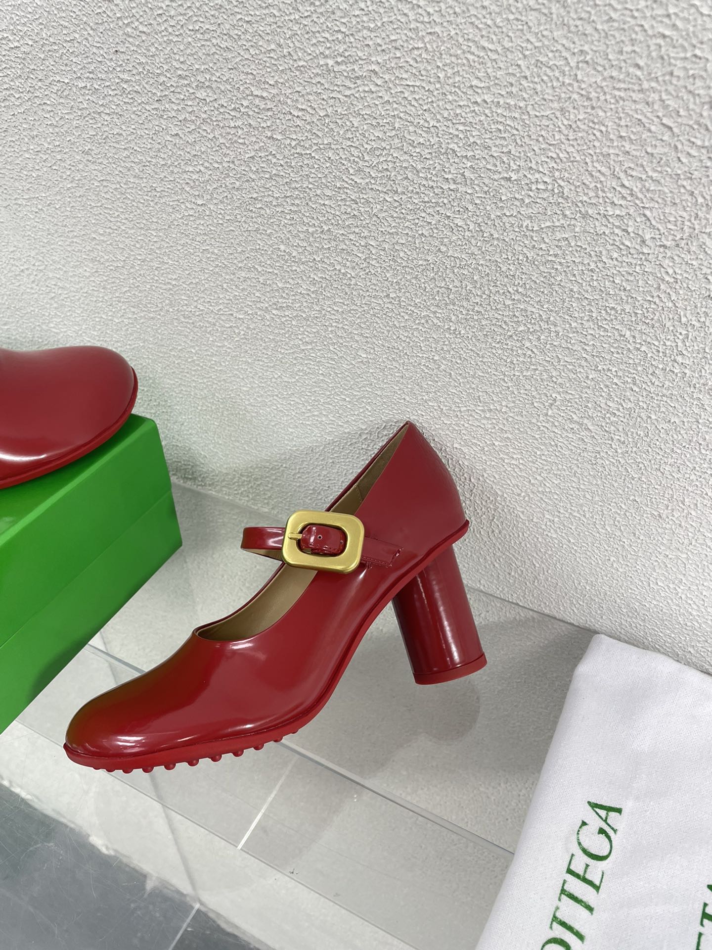 ATOMIC MARY-JANE PUMP 9 CM IN RUBY RED CALFSKIN - 34