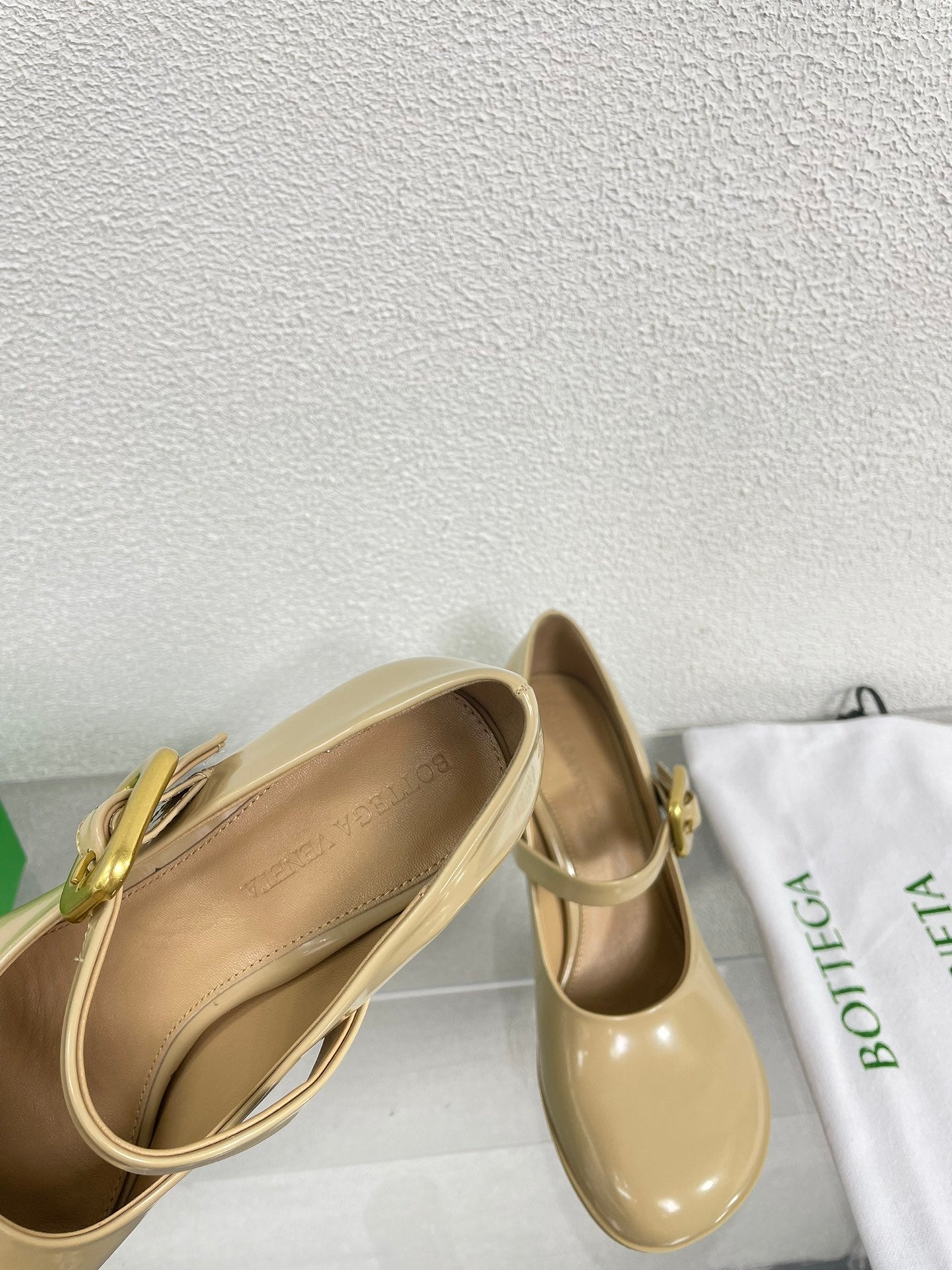 ATOMIC MARY-JANE PUMP 9 CM IN BISQUE BEIGE CALFSKIN - 34