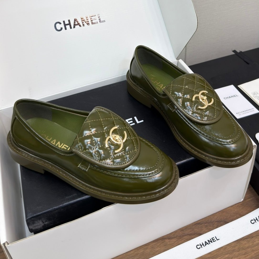 MOCCASIN 2.5 CM IN ARMY GREEN PREMIUM LAMBSKIN - 35