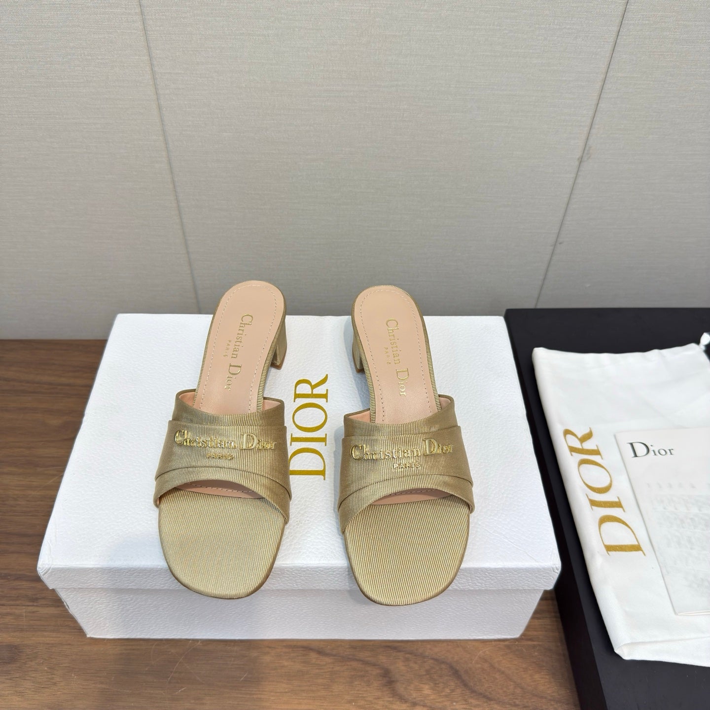 DIOR HIGH HEEL 25S 45 MM IN BEIGE FABRIC WITH GOLD HARDWARE - 34