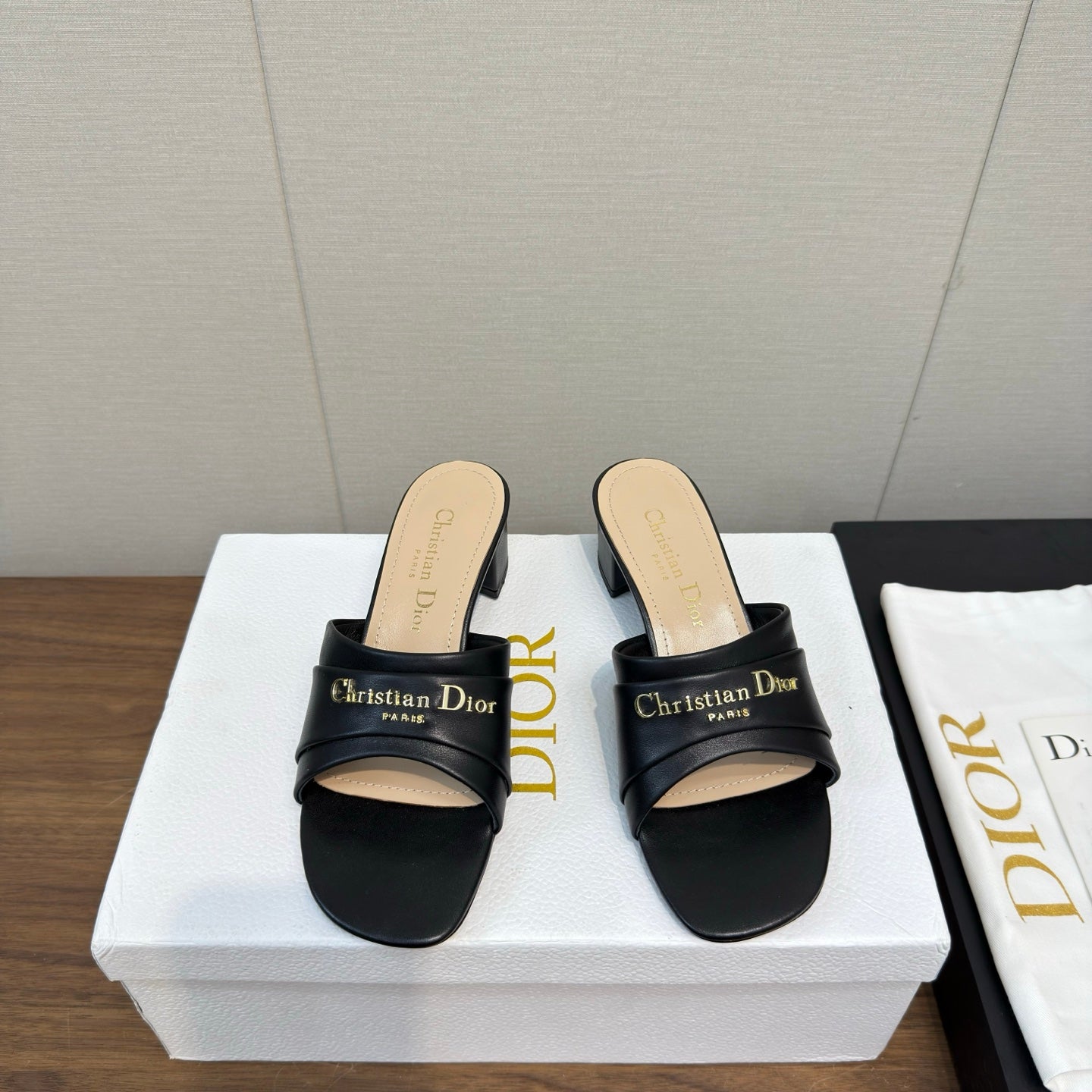 DIOR HIGH HEEL 25S 45 MM IN BLACK LAMBSKIN WITH GOLD HARDWARE - 34