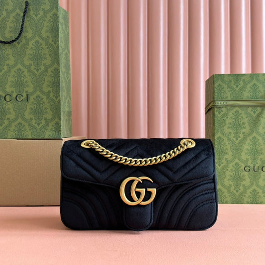 GUCCI 26S GG MARMONT MATELASSE 26 ЧОРНИЙ ОКСАМИТ
