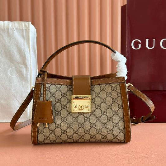 Сумка GUCCI 26S PADLOCK TOP HANDLE BAG 25 з телячої шкіри темно-бежевого та коричневого кольорів
