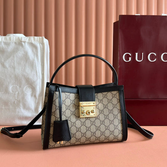 Сумка GUCCI 26S PADLOCK TOP HANDLE BAG 25 з телячої шкіри темно-бежевого та чорного кольорів