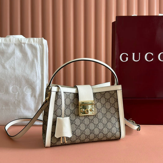 СУМКА GUCCI 26S PADLOCK TOP HANDLE 25 З ТЕМНО-БЕЖЕВОЇ ТА БІЛОЇ ТЕЛЯЧОЇ ШКІРИ