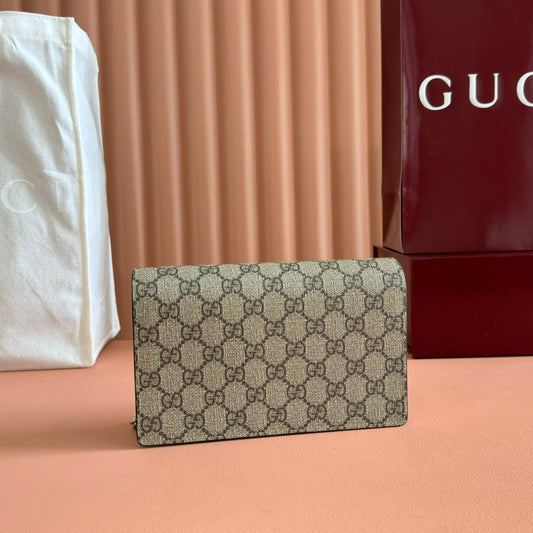 GG MARMONT WALLET ON CHAIN 20 BEIGE AND WHITE IN CALFSKIN