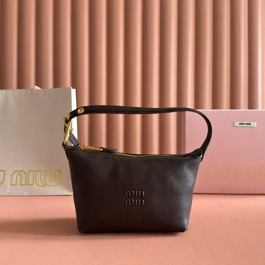 КЛАТЧ MIUMIU 26S CORDUROY 25 З ТЕМНО-КОРИЧНЕВОЇ ТЕЛЯЧОЇ ШКІРИ І ЗОЛОТОЇ ФУРНІТУРИ