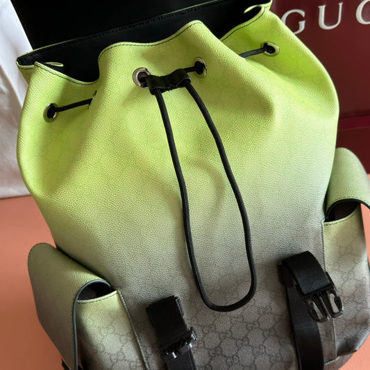 РЮКЗАК GUCCI 25S 46 СМ З ТЕЛЯЧОЇ ШКІРИ НЕОНОВО-ЗЕЛЕНОГО КОЛЬОРУ З ЕФЕКТОМ ОМБРЕ ДО ТЕМНО-СІРОГО