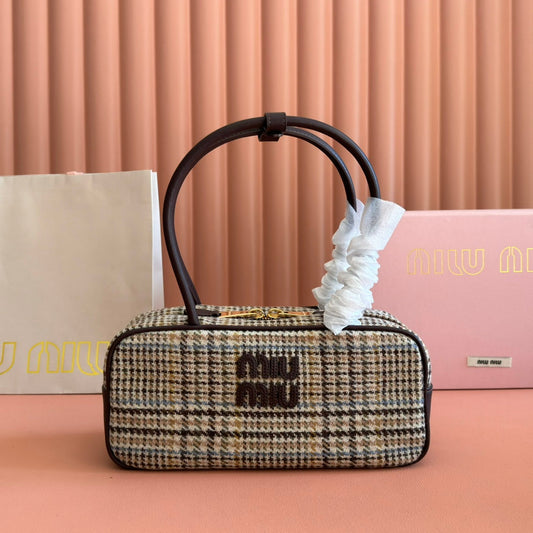 Сумка MIUMIU 26S BEAU CANVAS 28 З РІЗНОКОЛЬОРОВОЇ ВОВНИ ТА КОРИЧНЕВОЇ ТЕЛЯЧОЇ ШКІРИ