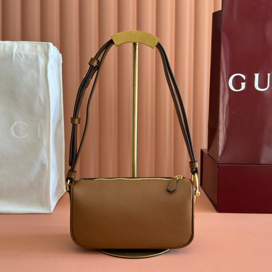 СУМКА GUCCI 26S НА ПЛЕЧЕ 19 З КОРИЧНЕВОЇ ТЕЛЯЧОЇ ШКІРИ