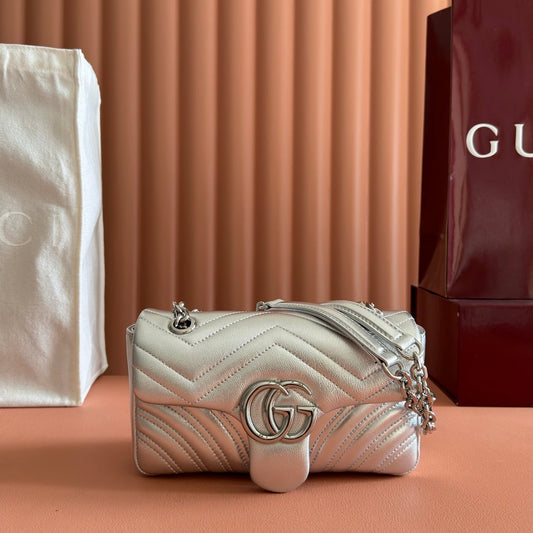 СУМКА GUCCI 26S GG MARMONT 22 ЗІ СРІБНОЇ ОВЕЧОЇ ШКІРИ