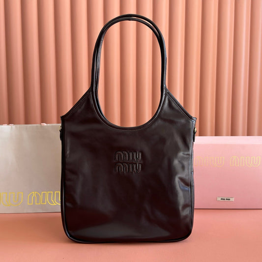СУМКА-ТОУТ MIUMIU 26S IVY 40 З ТЕМНО-КОРИЧНЕВОЇ ЛАКОВАНОЇ ТЕЛЯЧОЇ ШКІРИ