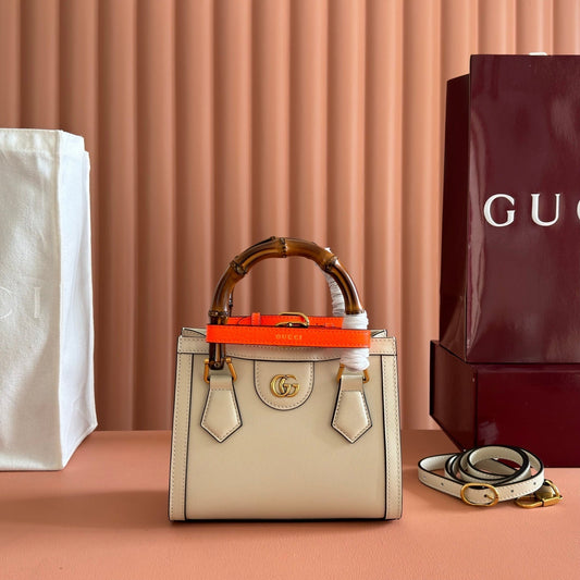 СУМКА GUCCI 26S DIANA TOTE BAG 20 З ТЕЛЯЧОЇ ШКІРИ КРЕМО-БІЛОГО КОЛЬОРУ