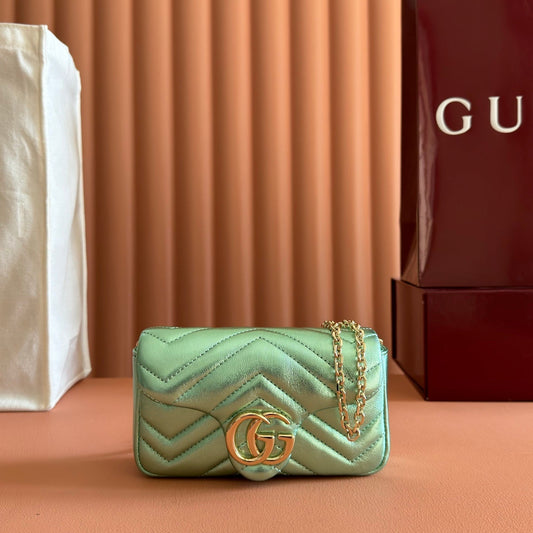 GUCCI 26S GG MARMONT СУМКА 16 З МЕТАЛЕВОЇ БЛІДО-ЗЕЛЕНОЇ ОВЧИНИ