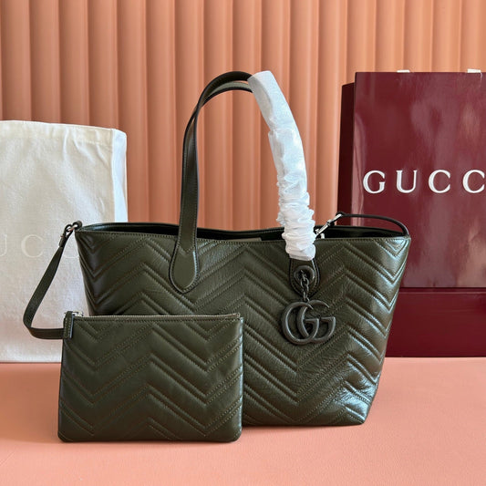 GUCCI 26S СУМКА-ШОПЕР GG MARMONT 30 З ТЕЛЯЧОЇ ШКІРИ КОЛЬОРУ МОВІТЕЛІВ