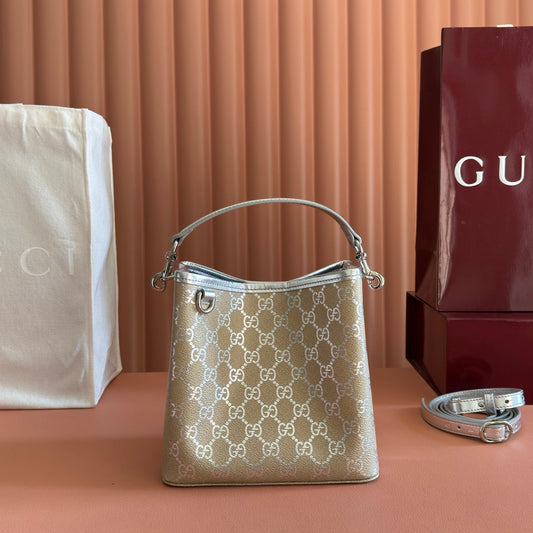 GUCCI 26S СУМКА-ВІДРО GG EMBLEM 19 З БЕЖЕВОГО ТА СРІБНОГО ПОЛОТНА