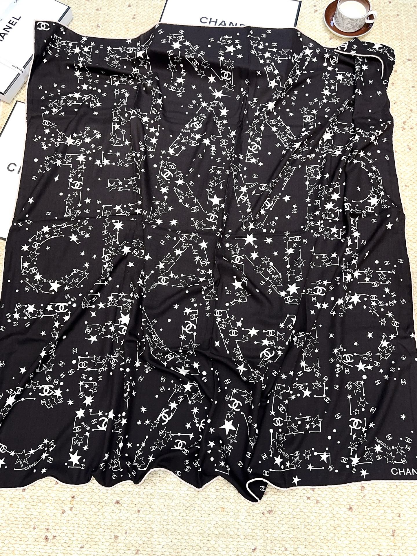 CHANEL 25S SCARF 140 CM IN CASHMERE SILK 943918