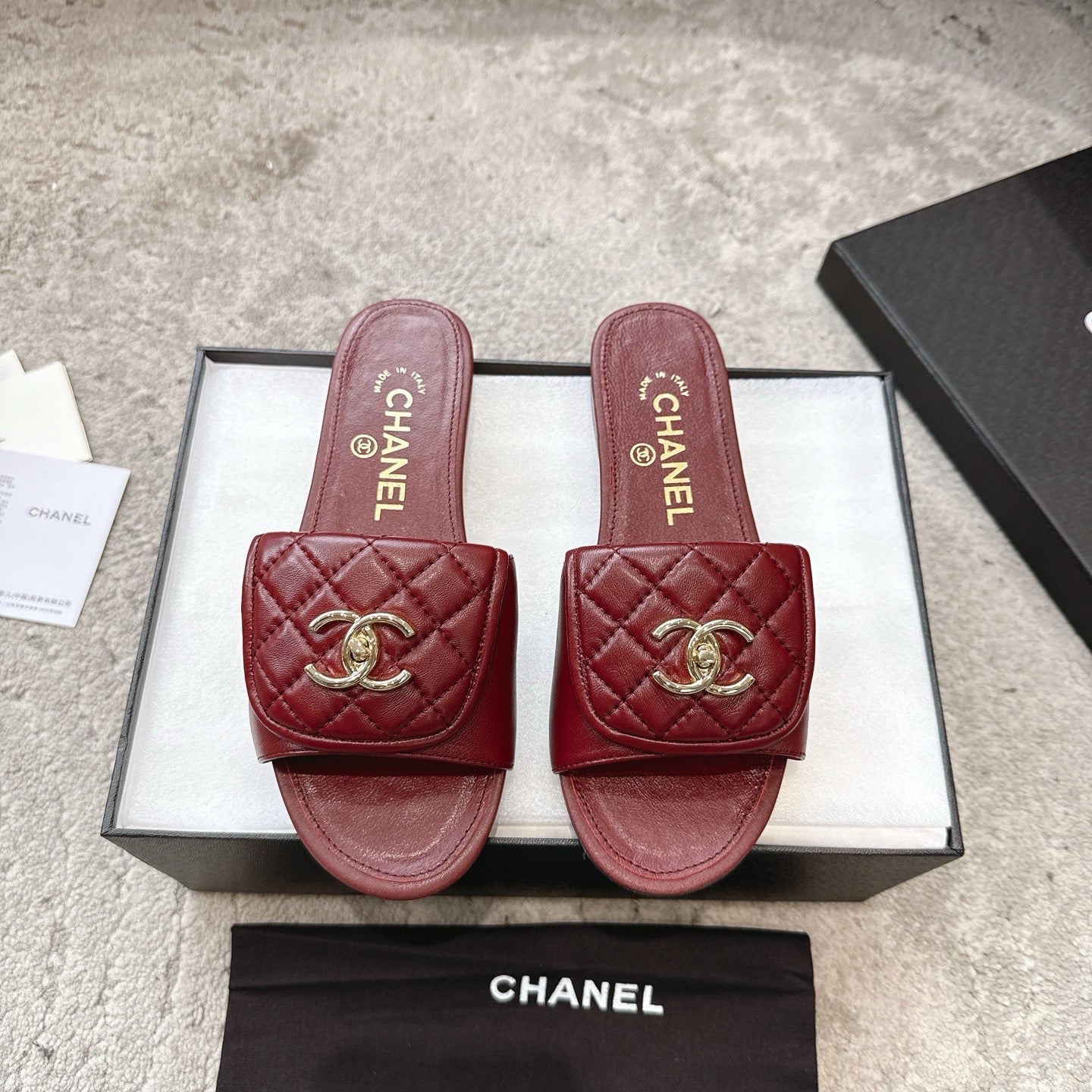 PLATFORM SLIPPERS LOGO IN RUBY RED LAMBSKIN - 35