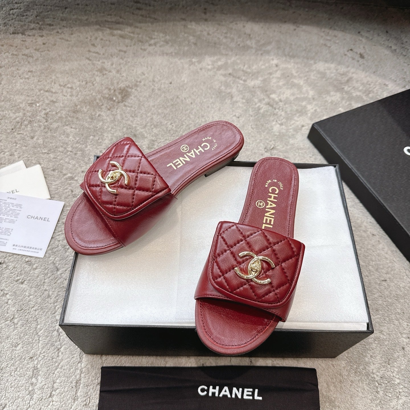 PLATFORM SLIPPERS LOGO IN RUBY RED LAMBSKIN - 35