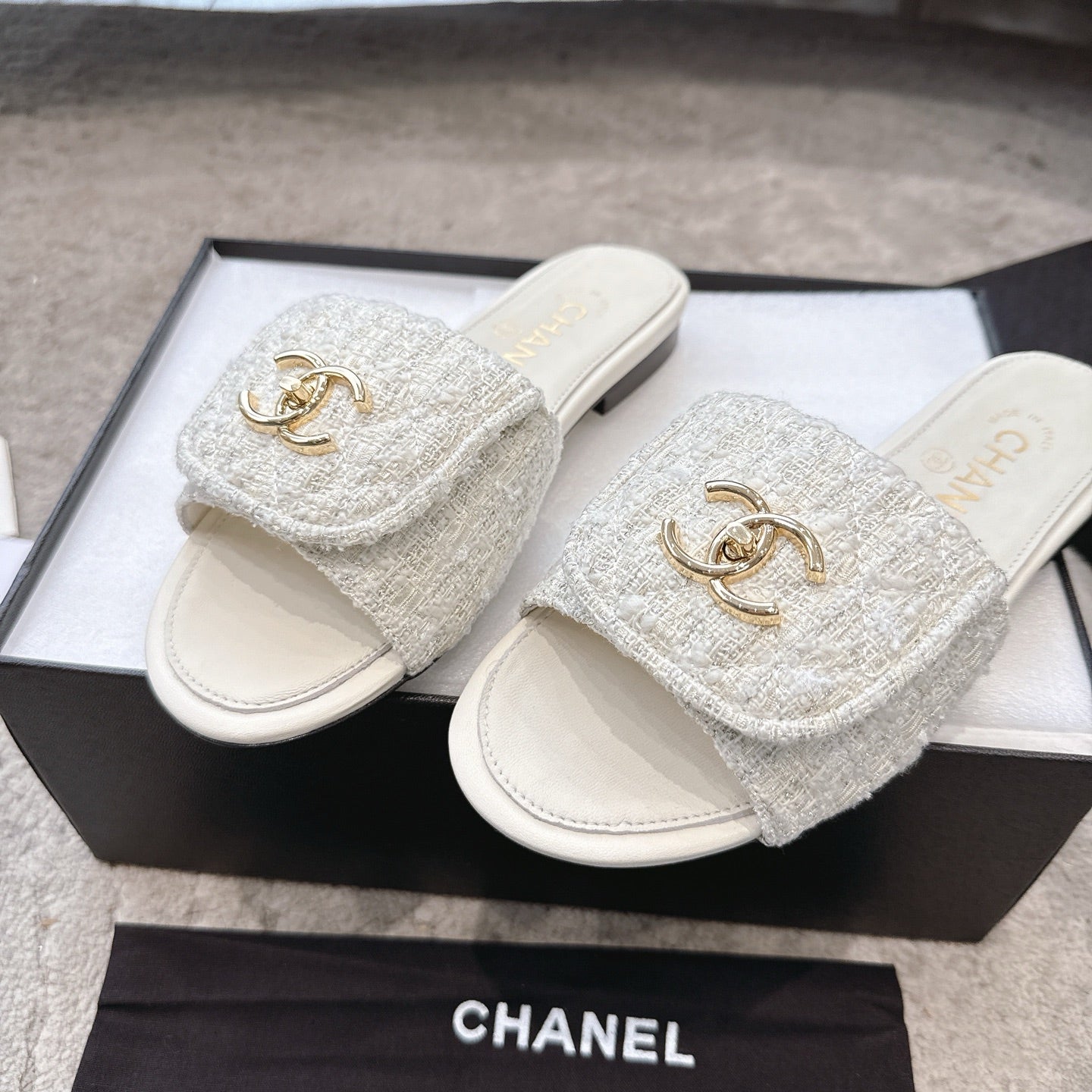 PLATFORM SLIPPERS LOGO IN WHITE TWEED AND LAMBSKIN - 35