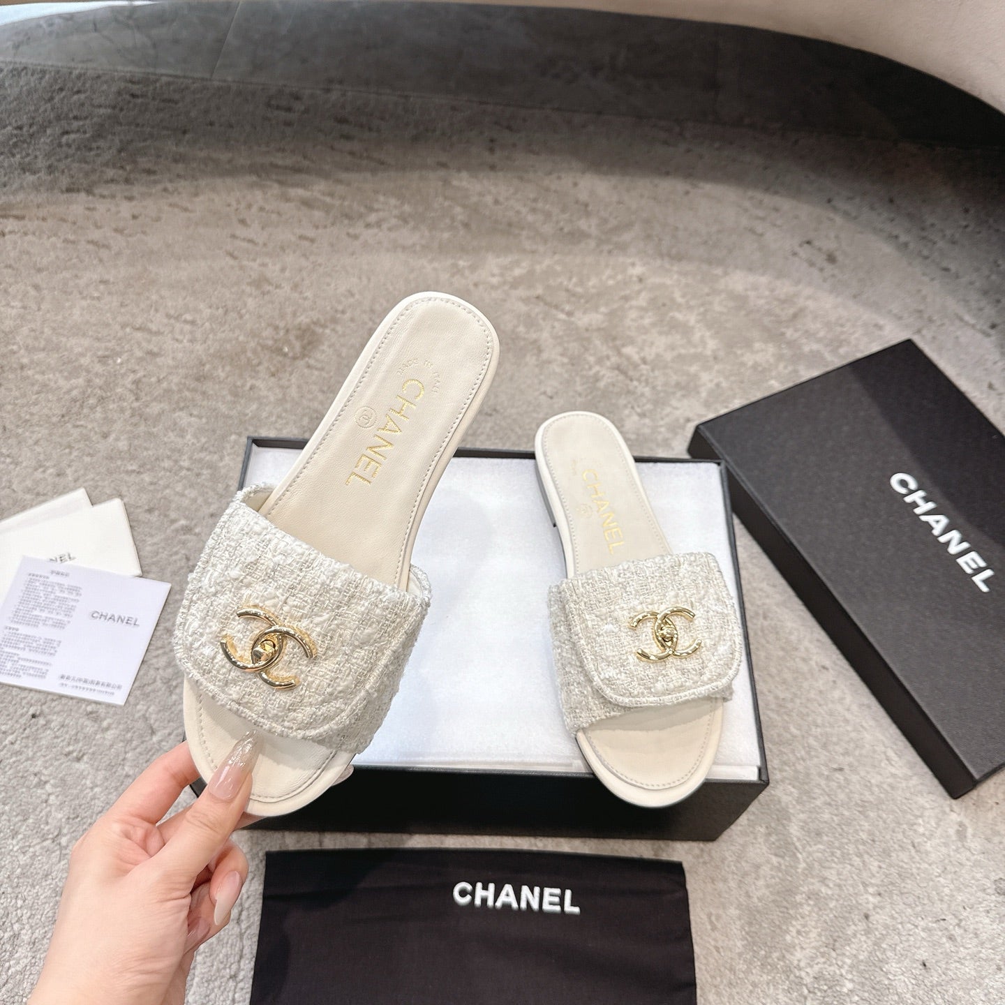 PLATFORM SLIPPERS LOGO IN WHITE TWEED AND LAMBSKIN - 35
